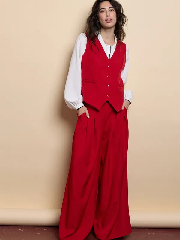 Women's suit, casual style, sleeveless jacket, loose trousers