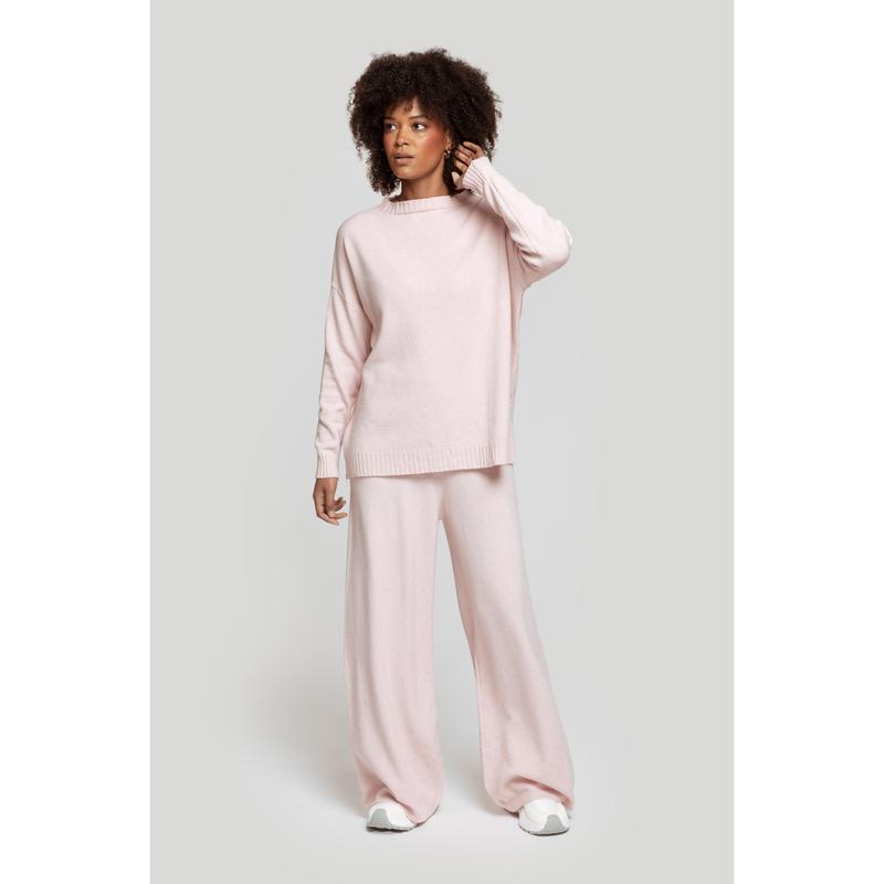 Two-piece knitwear set: long-sleeved T-shirt, crew neck, elastic waistband trousers, medium knit, comfortable and versatile, women's wear, suitable for everyday wear, especially for the changing seasons.