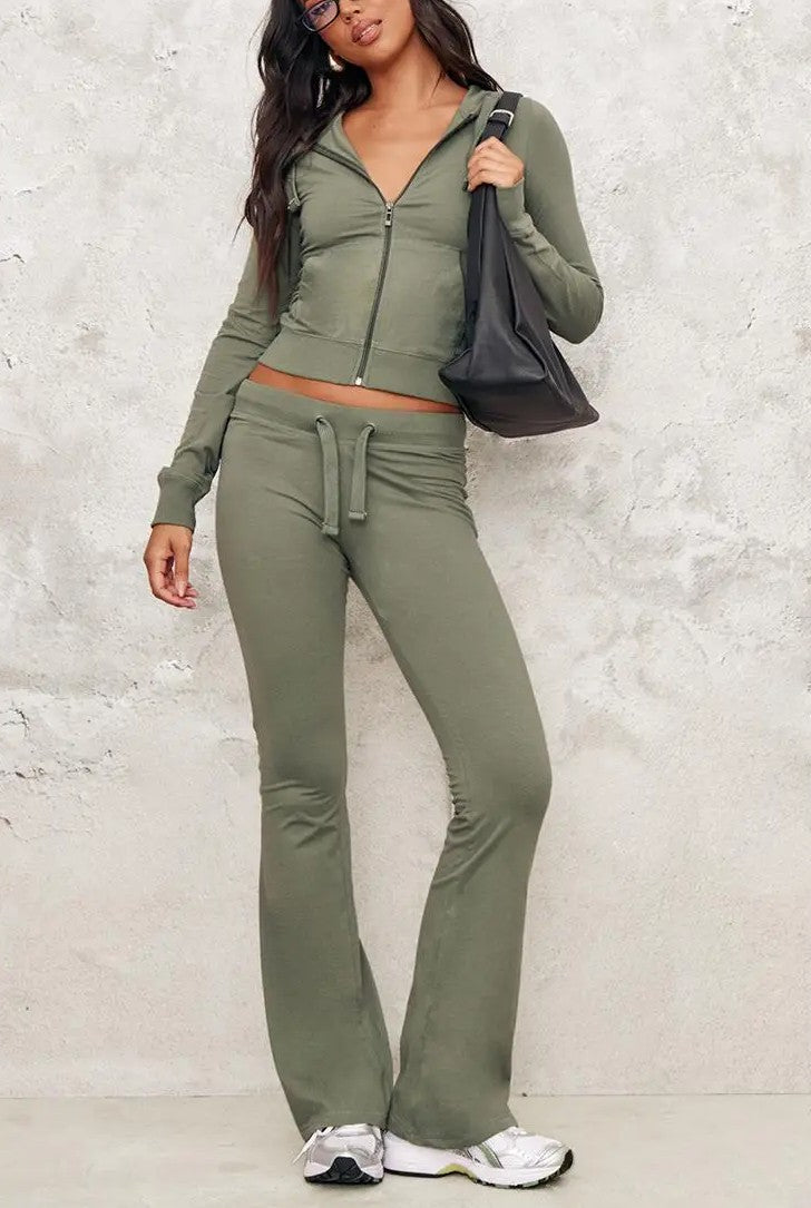 Sea green zip-up slim-fit sportswear set, two-piece set including top and trousers.