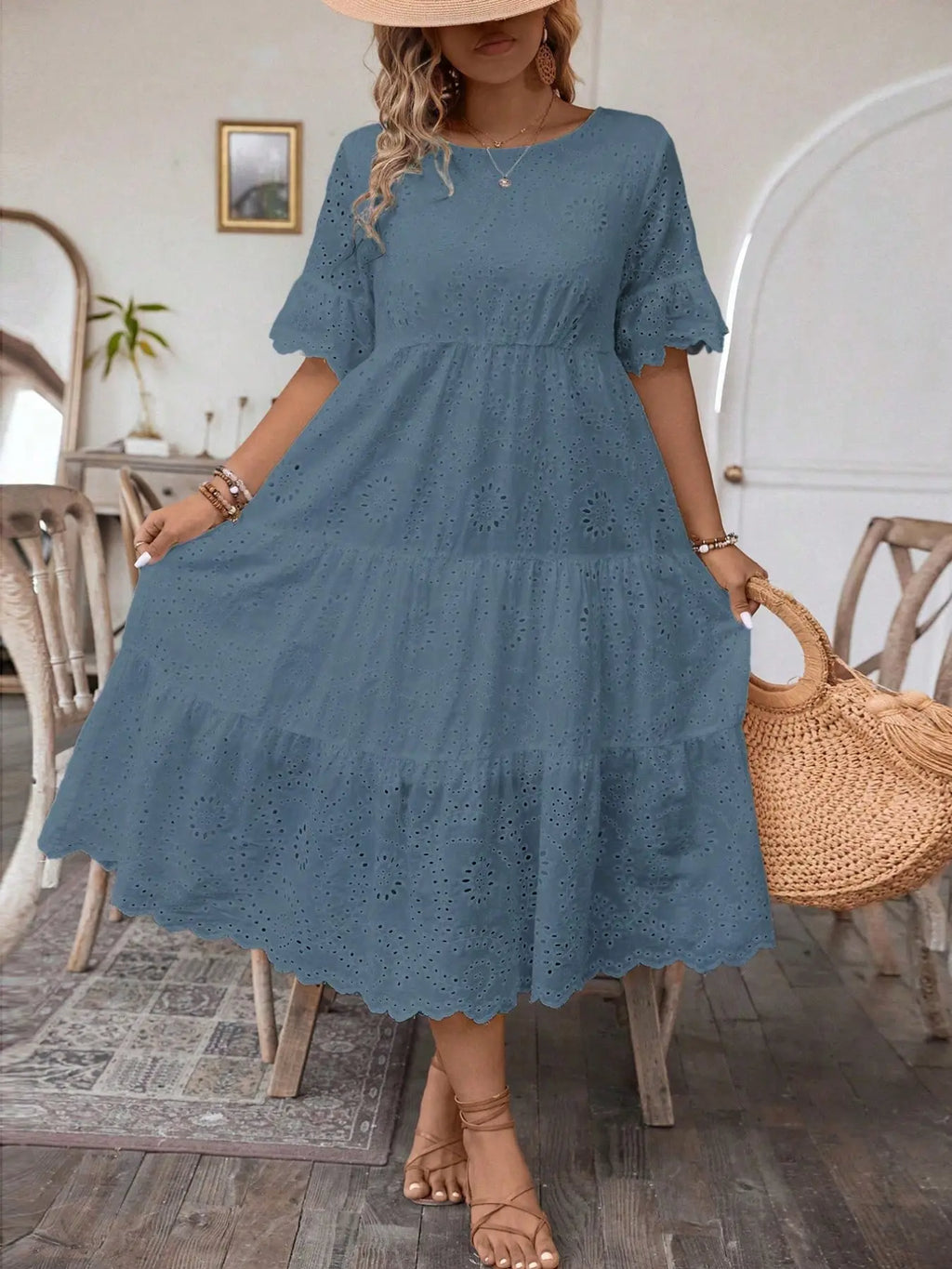 【Plus Size】 Solid Eyelet Embroidery Dress, Boho-Style Round-Neck Dress for Vacation and Everyday Wear – Women's Summer Clothing