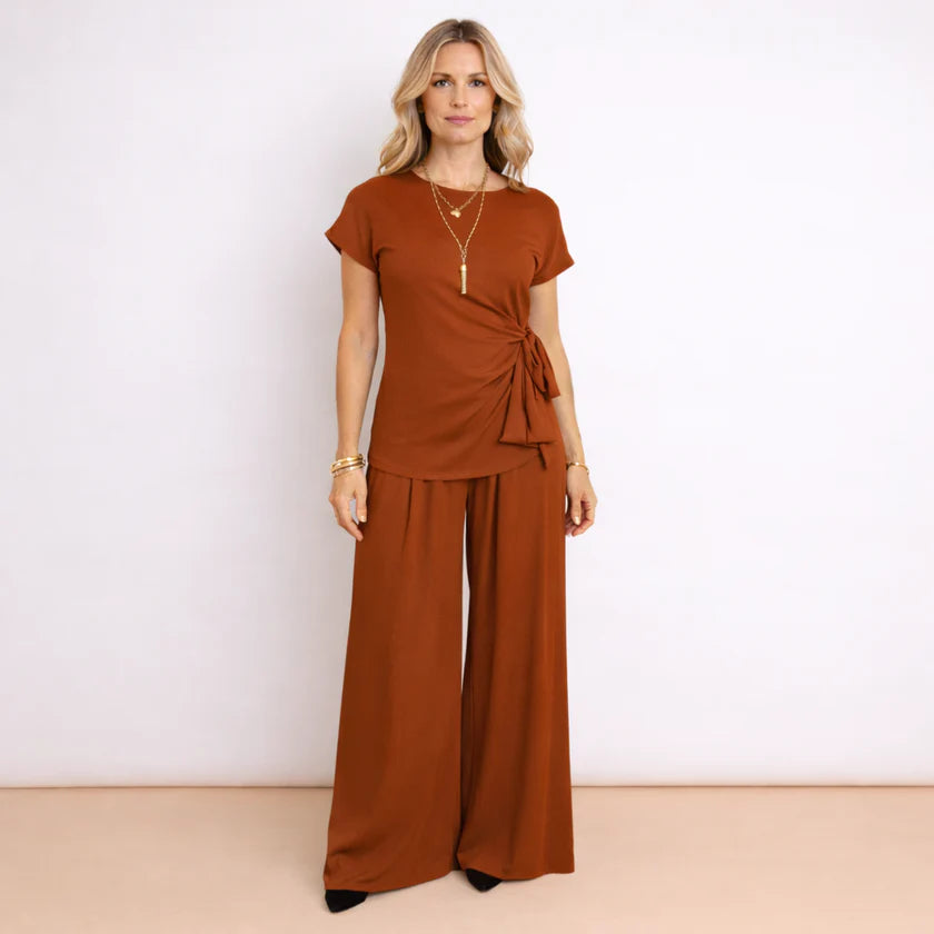 Completo Con Pantalone Fluido E Maglia Con Fiocco
