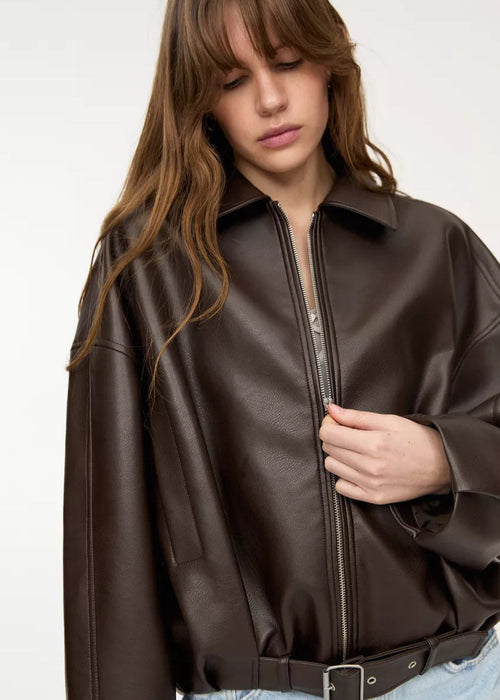 Luxurious Ebony Jacket – Effortlessly showcasing elegant style.