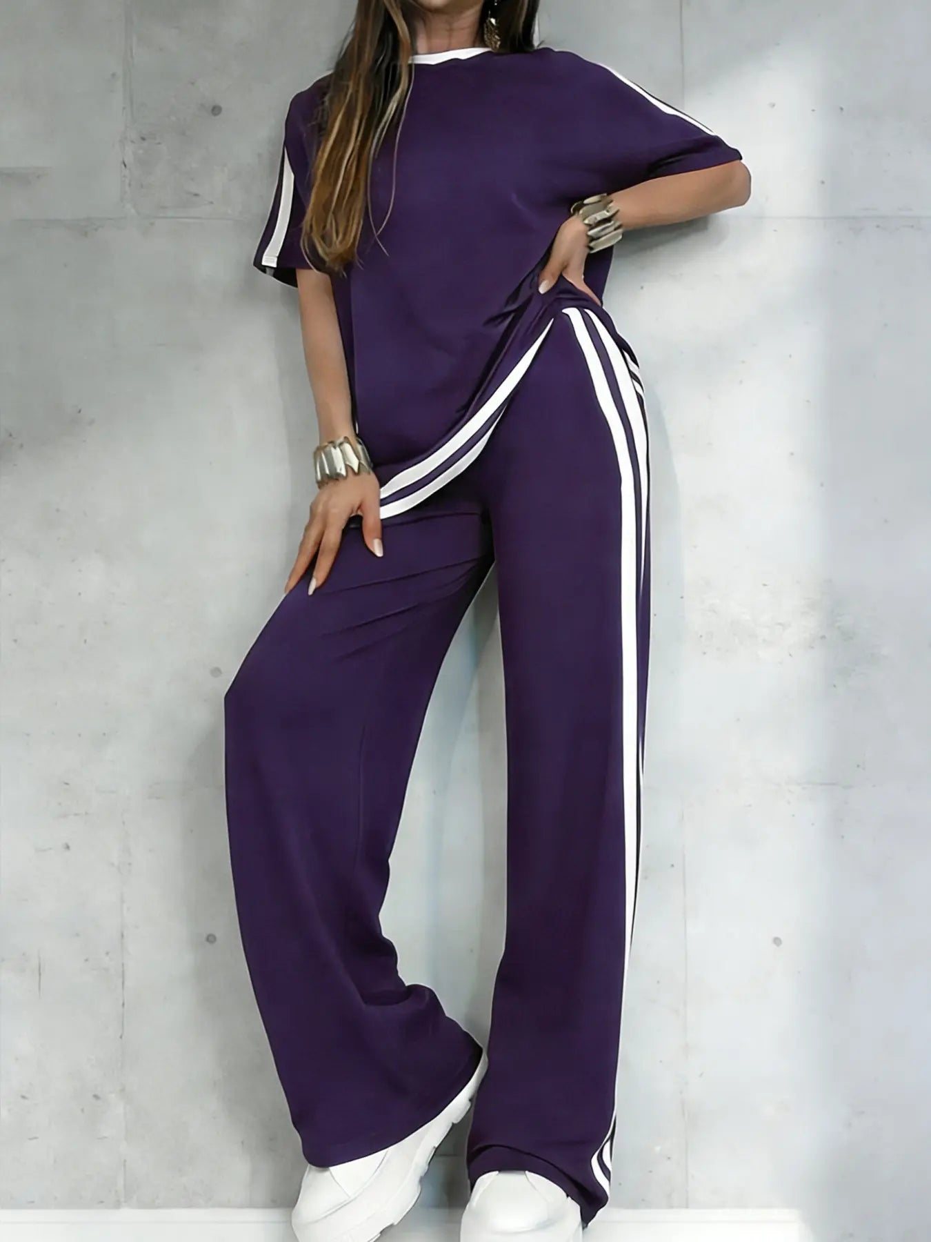 Women's Casual Athleisure Sportswear Set, Solid Color Round-Neck Short-Sleeve Split-Hem Top and Striped Long Pants, Spring/Summer Two-Piece Set