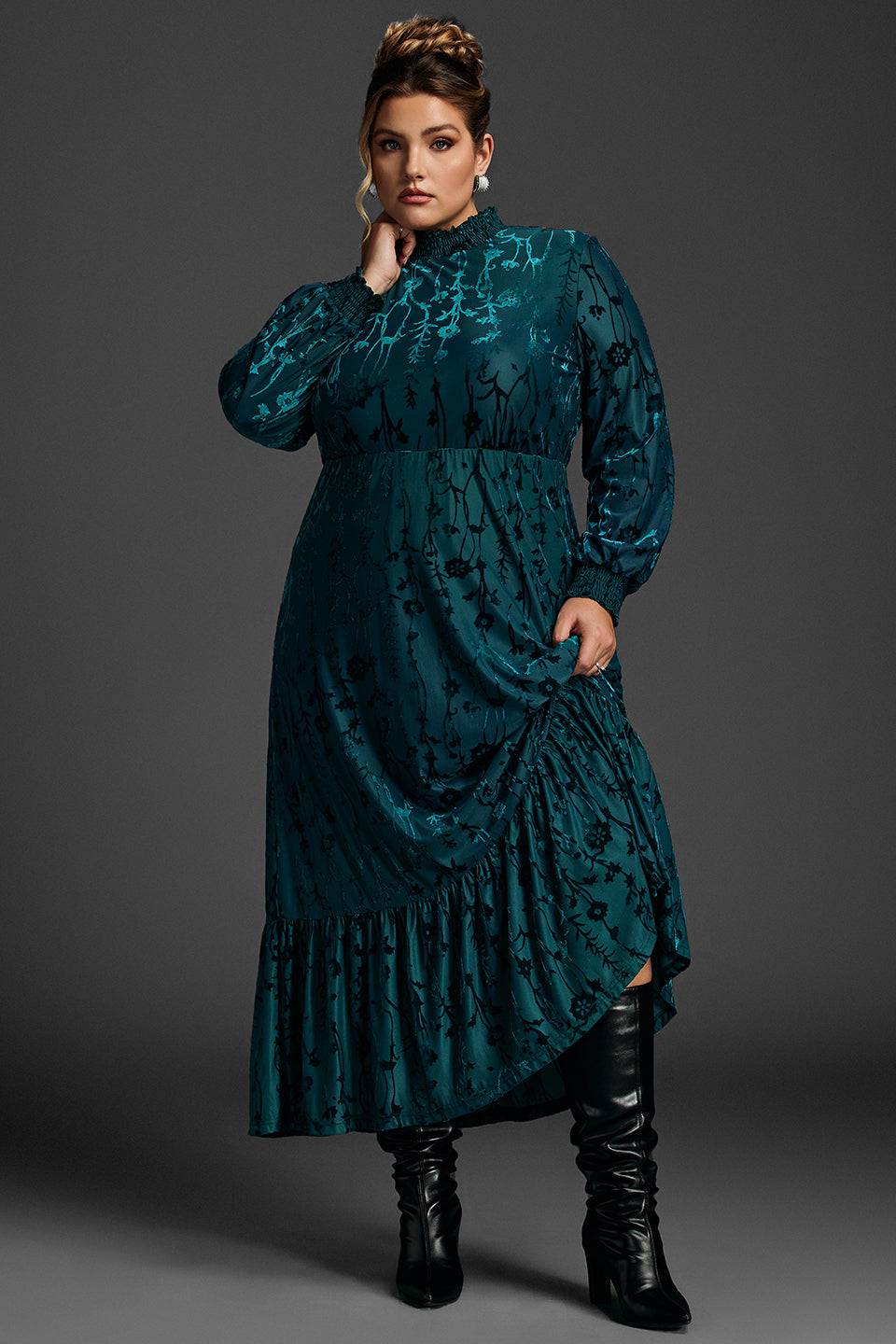 Plus Size Vintage Floral Velvet Green Maxi Dress