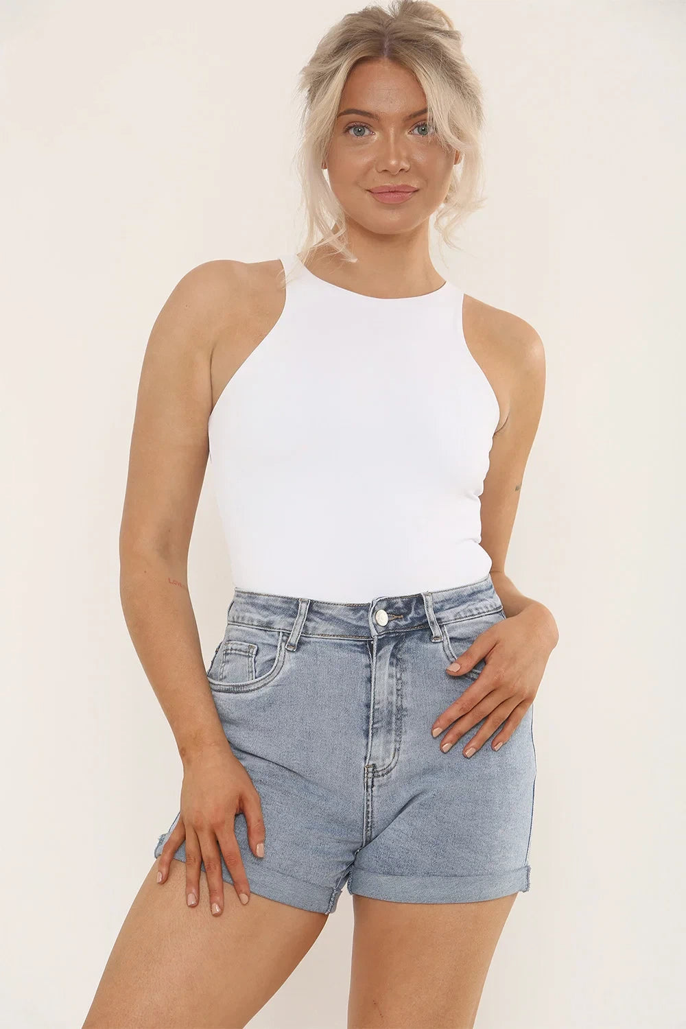 Women's stretch high-waisted rolled-up denim shorts