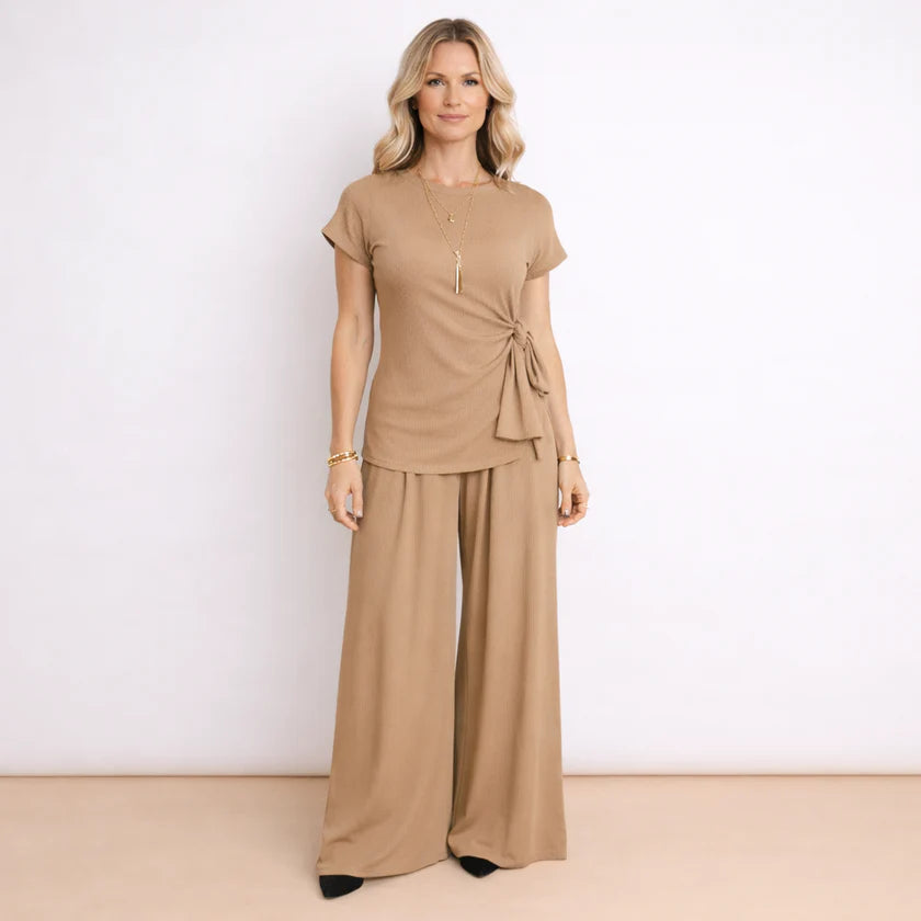 Completo Con Pantalone Fluido E Maglia Con Fiocco