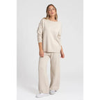 Two-piece knitwear set: long-sleeved T-shirt, crew neck, elastic waistband trousers, medium knit, comfortable and versatile, women's wear, suitable for everyday wear, especially for the changing seasons.