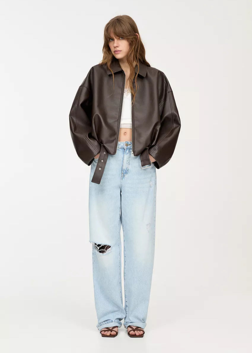 Luxurious Ebony Jacket – Effortlessly showcasing elegant style.