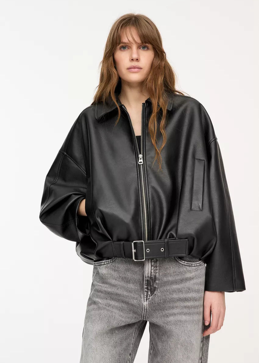 Luxurious Ebony Jacket – Effortlessly showcasing elegant style.