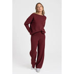 Two-piece knitwear set: long-sleeved T-shirt, crew neck, elastic waistband trousers, medium knit, comfortable and versatile, women's wear, suitable for everyday wear, especially for the changing seasons.