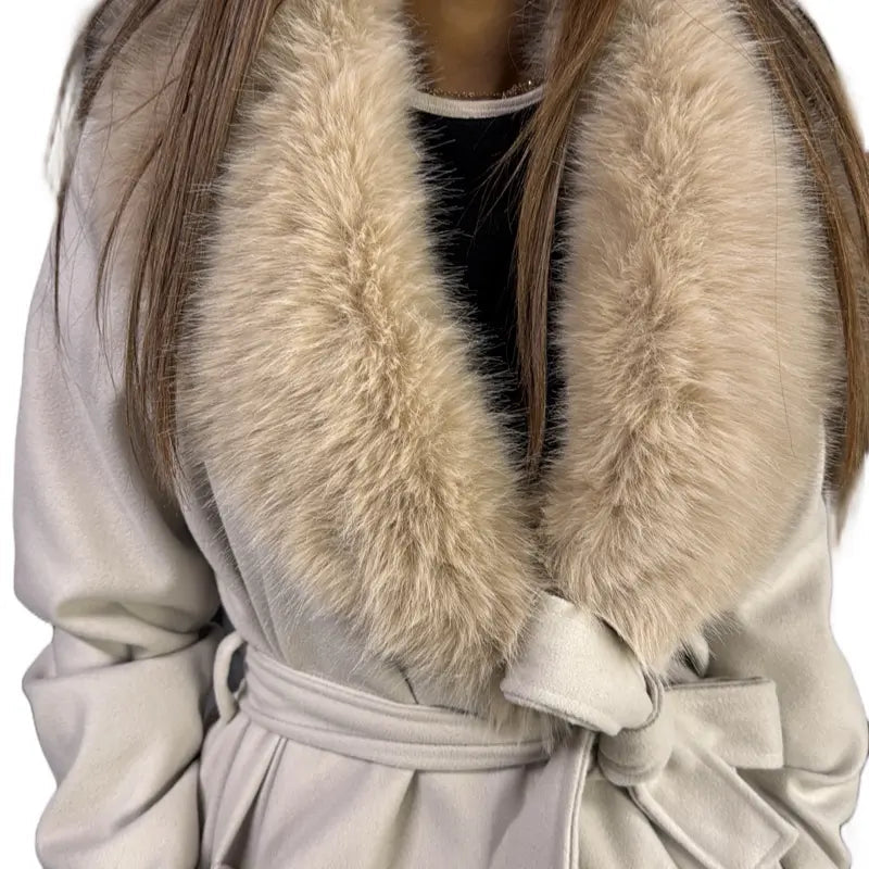 High-Quality Fur Collar Coat - Chic and Elegant,Designed for a Stylish and Comfortable Look.