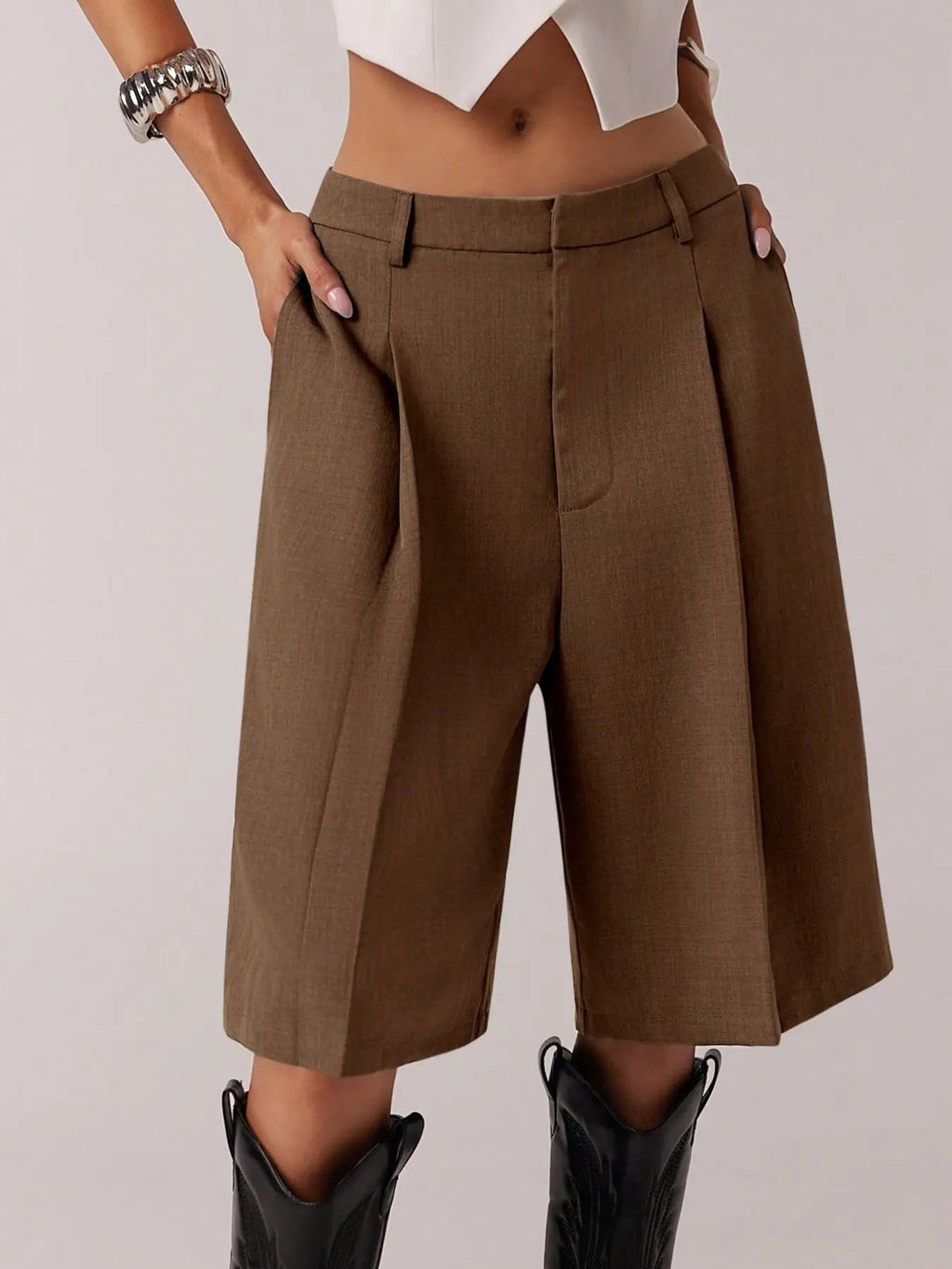Women's Solid Color Simple Commuter Bermuda Shorts, All Seasons Business Casual Shorts, Stylish and Comfortable