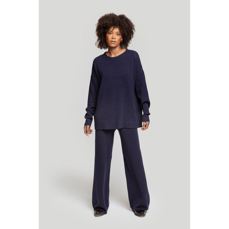 Two-piece knitwear set: long-sleeved T-shirt, crew neck, elastic waistband trousers, medium knit, comfortable and versatile, women's wear, suitable for everyday wear, especially for the changing seasons.
