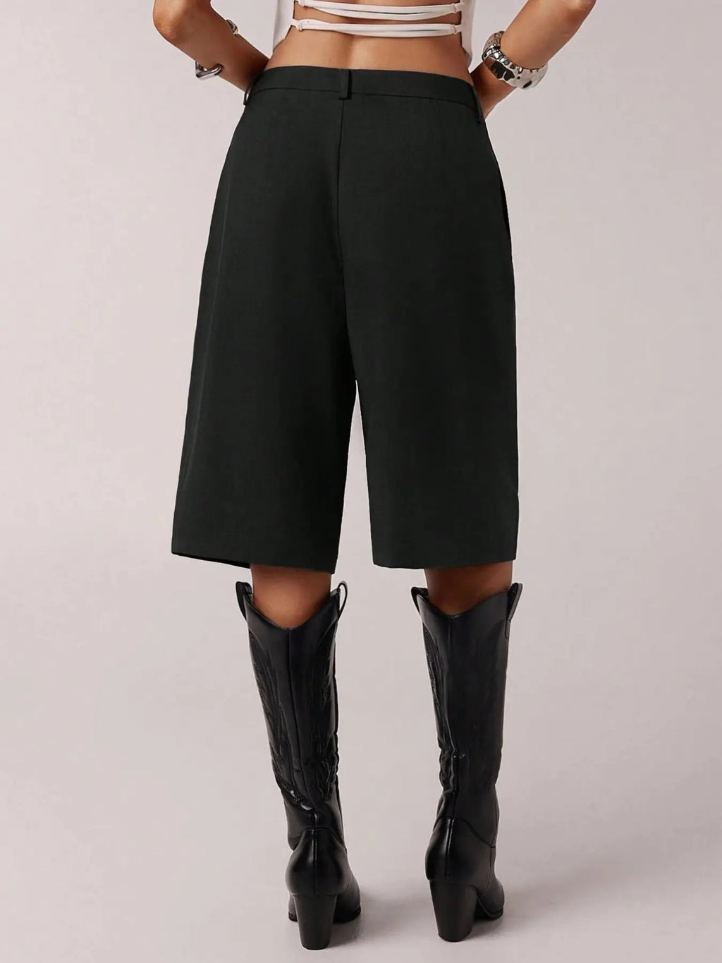 Women's Solid Color Simple Commuter Bermuda Shorts, All Seasons Business Casual Shorts, Stylish and Comfortable