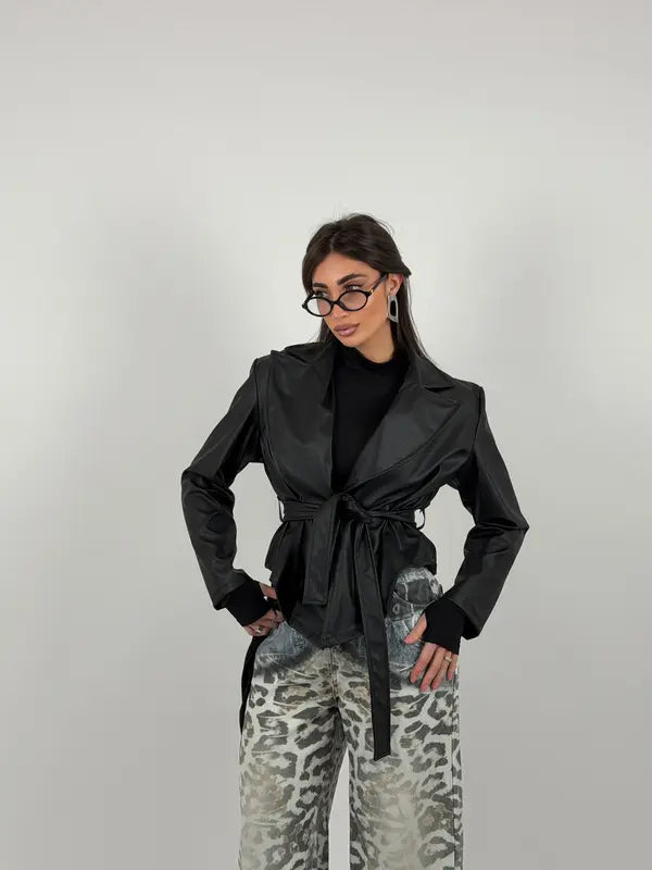 Jacket with belt at the waist