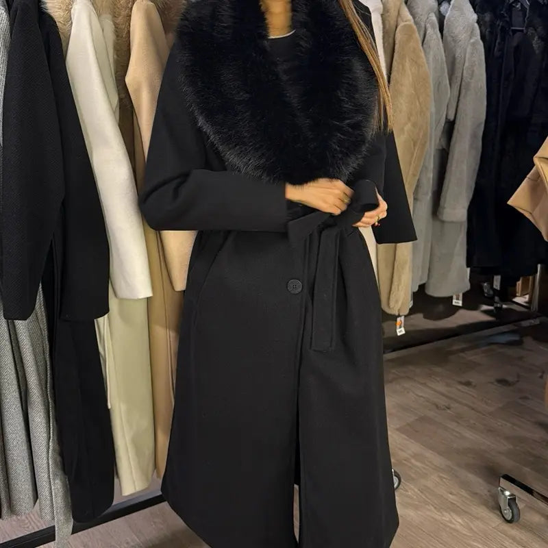 High-Quality Fur Collar Coat - Chic and Elegant,Designed for a Stylish and Comfortable Look.