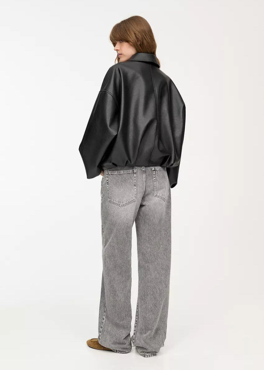 Luxurious Ebony Jacket – Effortlessly showcasing elegant style.