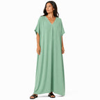 Women's oversized flowy V-neck maxi dress, chic and comfortable for summer, in a light and soft fabric for all occasions
