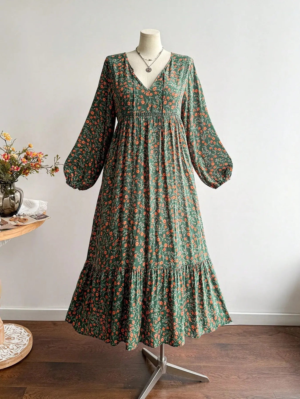 Plus Size Women's Floral Woven Dress, Fall Winter V Neck Tie Back Lace Trim Long Sleeve Maxi Dress, Casual Elegant Fashion
