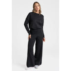 Two-piece knitwear set: long-sleeved T-shirt, crew neck, elastic waistband trousers, medium knit, comfortable and versatile, women's wear, suitable for everyday wear, especially for the changing seasons.