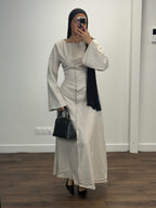 Robe              cintrée