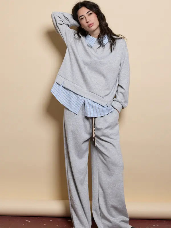 Women's two-piece set, including a top and trousers