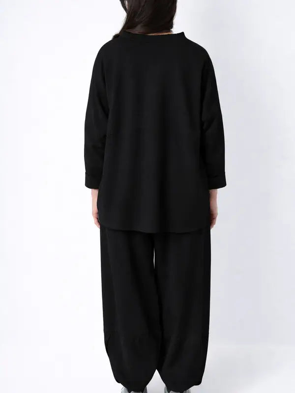 SPRING two-piece set consisting of a shirt and trousers made of soft and compact fabric
