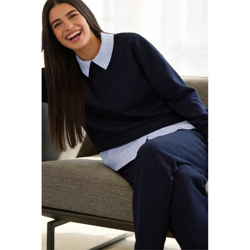 Women's two-piece set, including a top and trousers