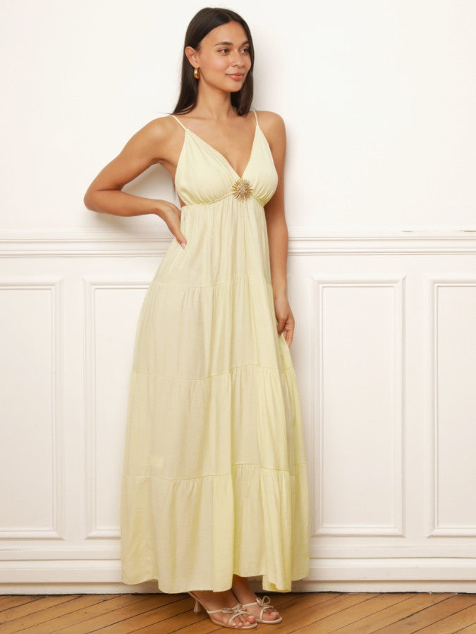 Robe longue à bijou et grands volants