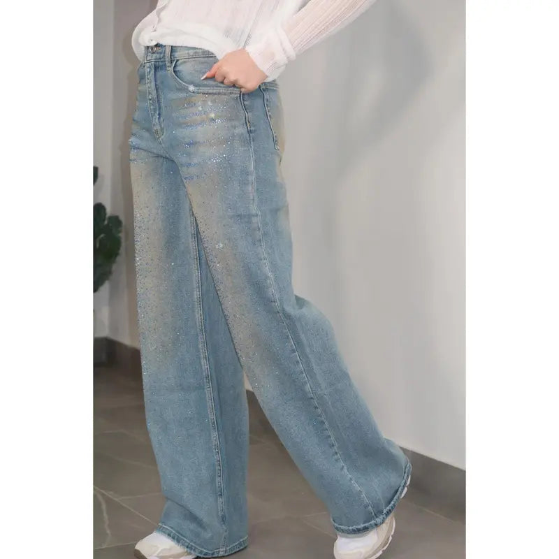 Jeans - with shimmering details, vintage style, with pockets, available in two styles.