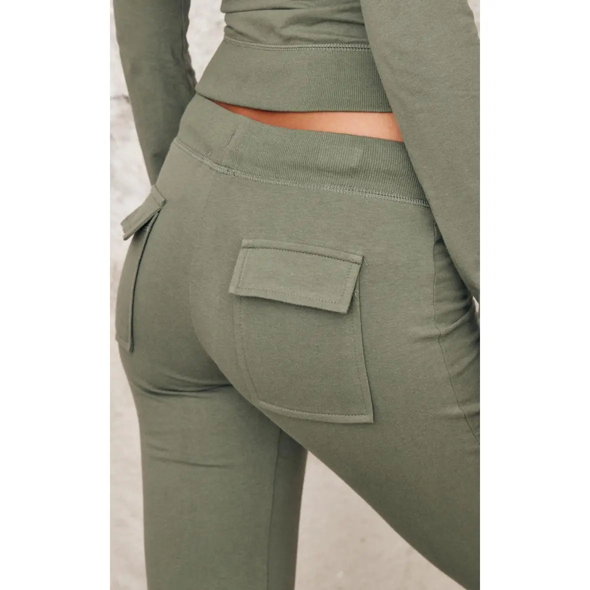 Sea green zip-up slim-fit sportswear set, two-piece set including top and trousers.