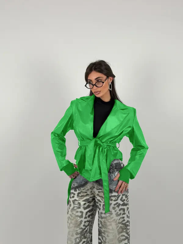 Jacket with belt at the waist