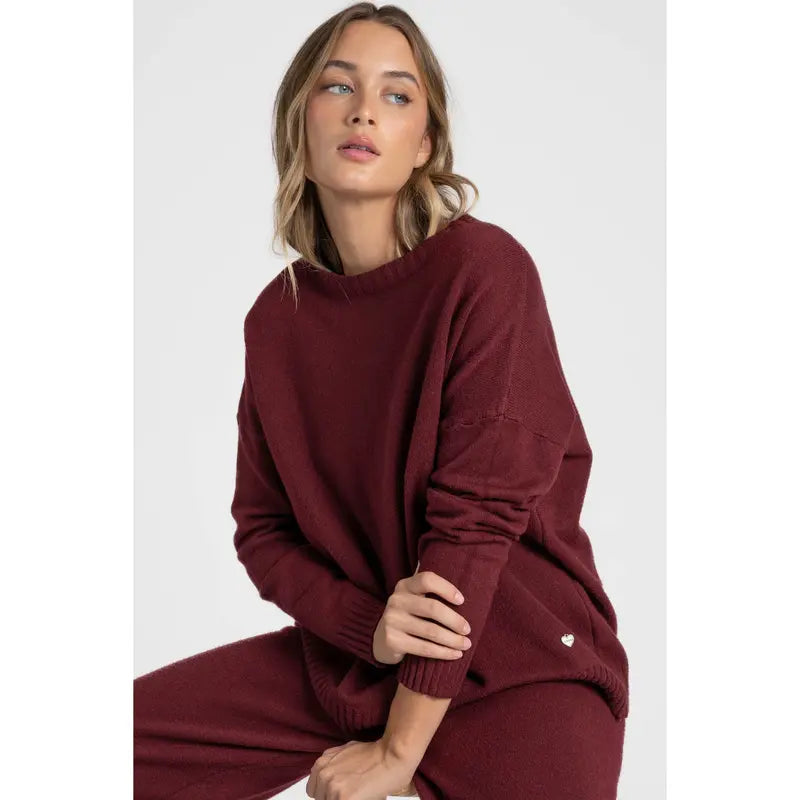 Two-piece knitwear set: long-sleeved T-shirt, crew neck, elastic waistband trousers, medium knit, comfortable and versatile, women's wear, suitable for everyday wear, especially for the changing seasons.