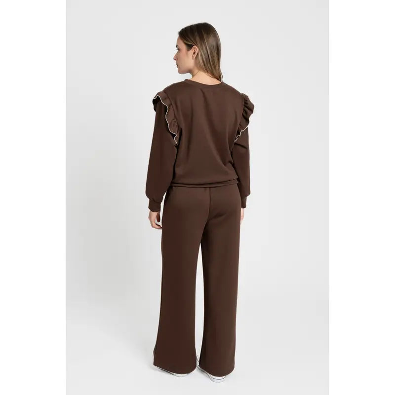 Women's tracksuit with ruffled top and trousers