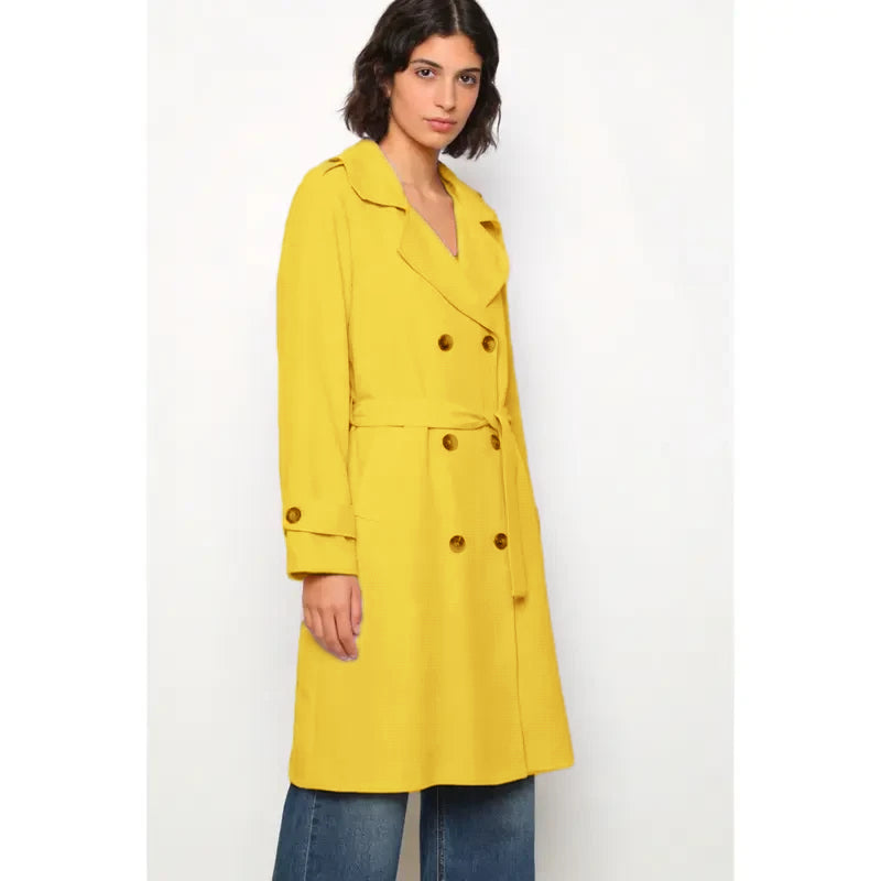 Trench coat, lined, lapel, double-breasted, with belt, front pockets, comfortable women's wear, elegant and versatile, suitable for any occasion, formal or casual, especially suitable for autumn, winter and spring.