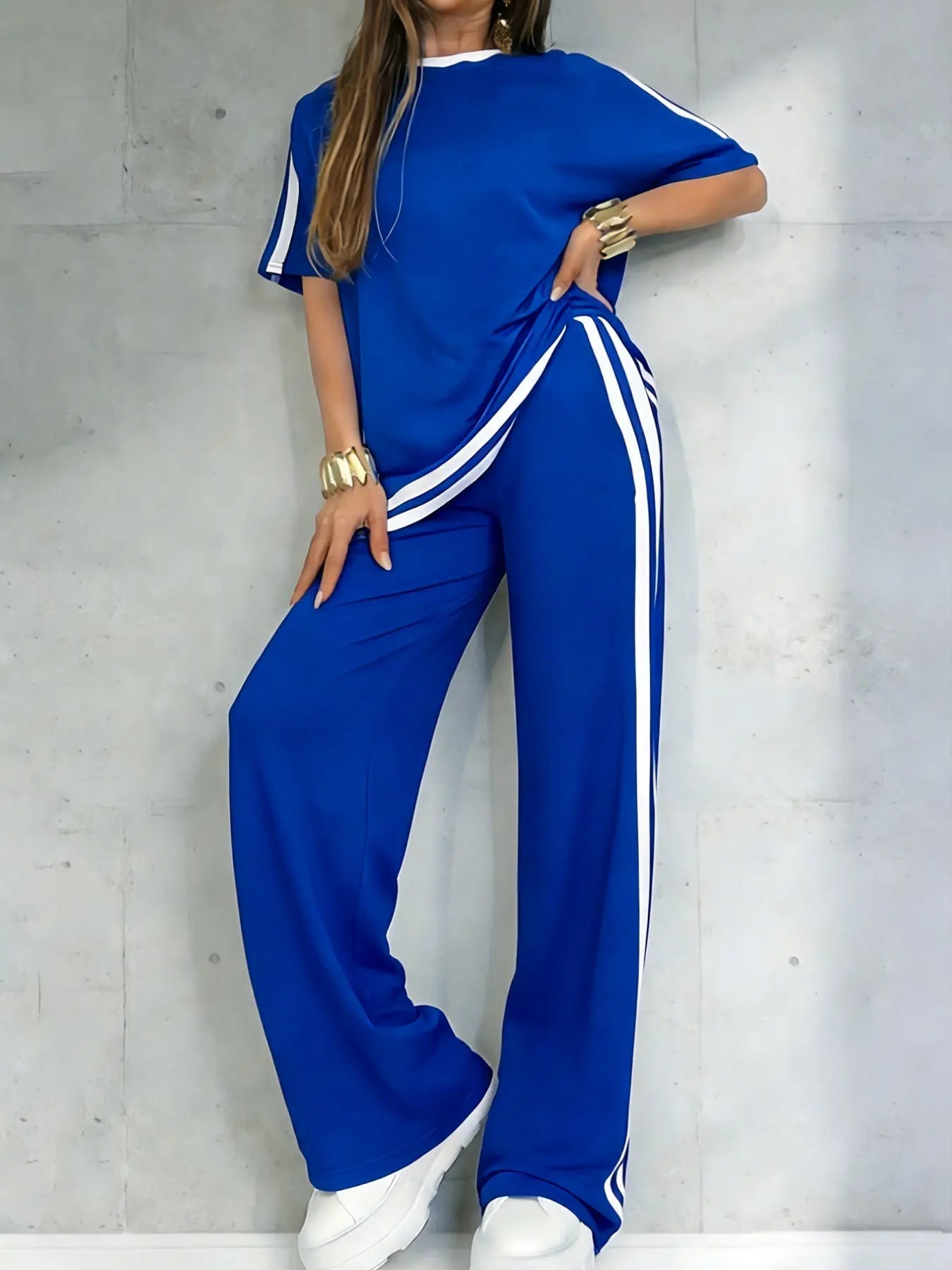 Women's Casual Athleisure Sportswear Set, Solid Color Round-Neck Short-Sleeve Split-Hem Top and Striped Long Pants, Spring/Summer Two-Piece Set