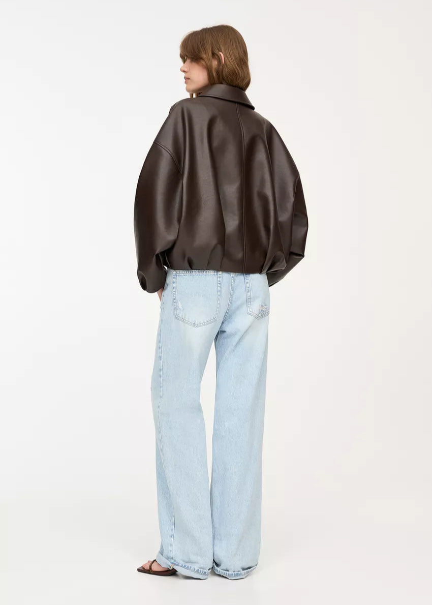 Luxurious Ebony Jacket – Effortlessly showcasing elegant style.