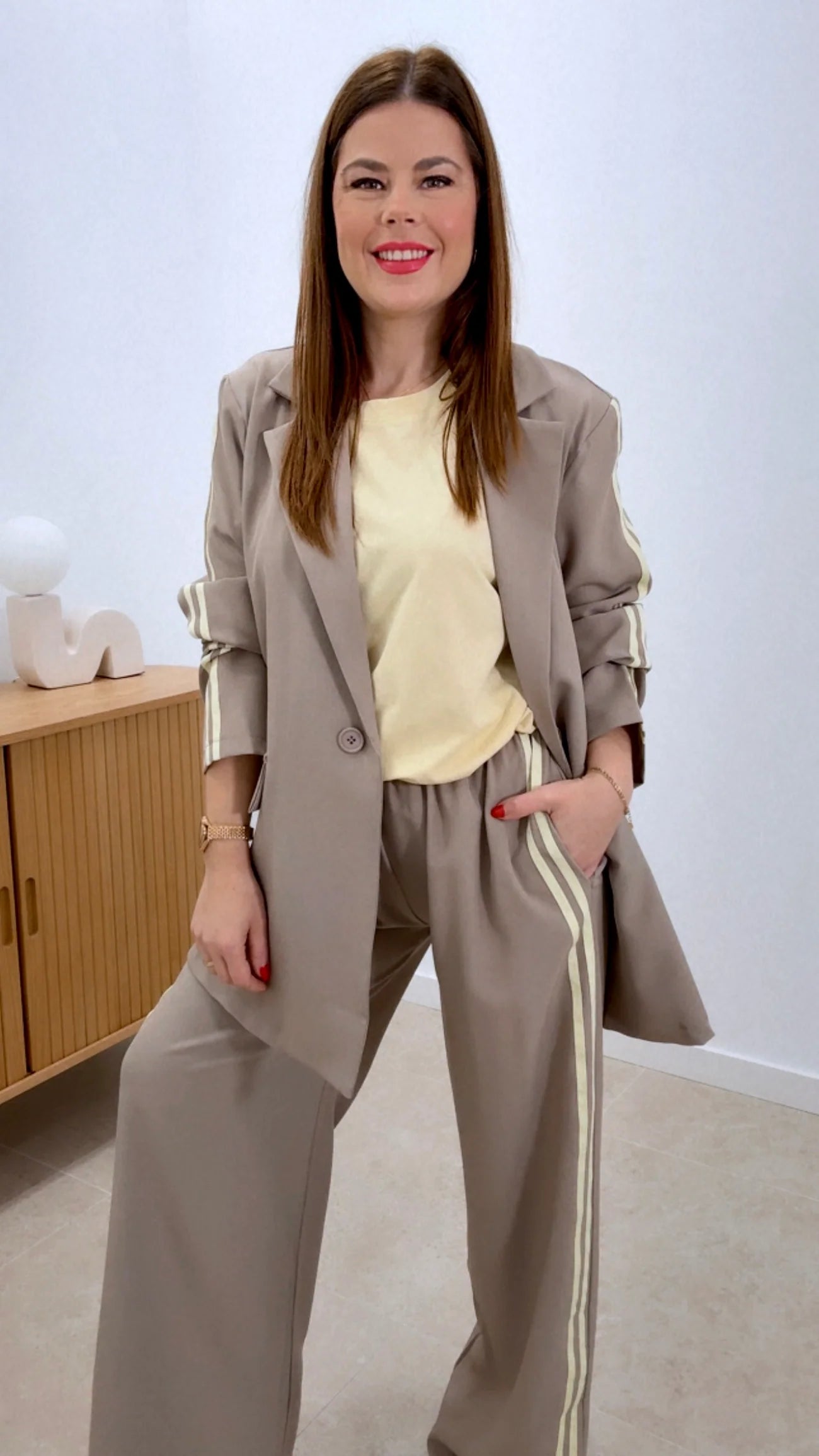 Classic Blazer and Coated Trousers Set with Front Buttons and Double Side Stripe—Ideal for Professional and Casual Looks
