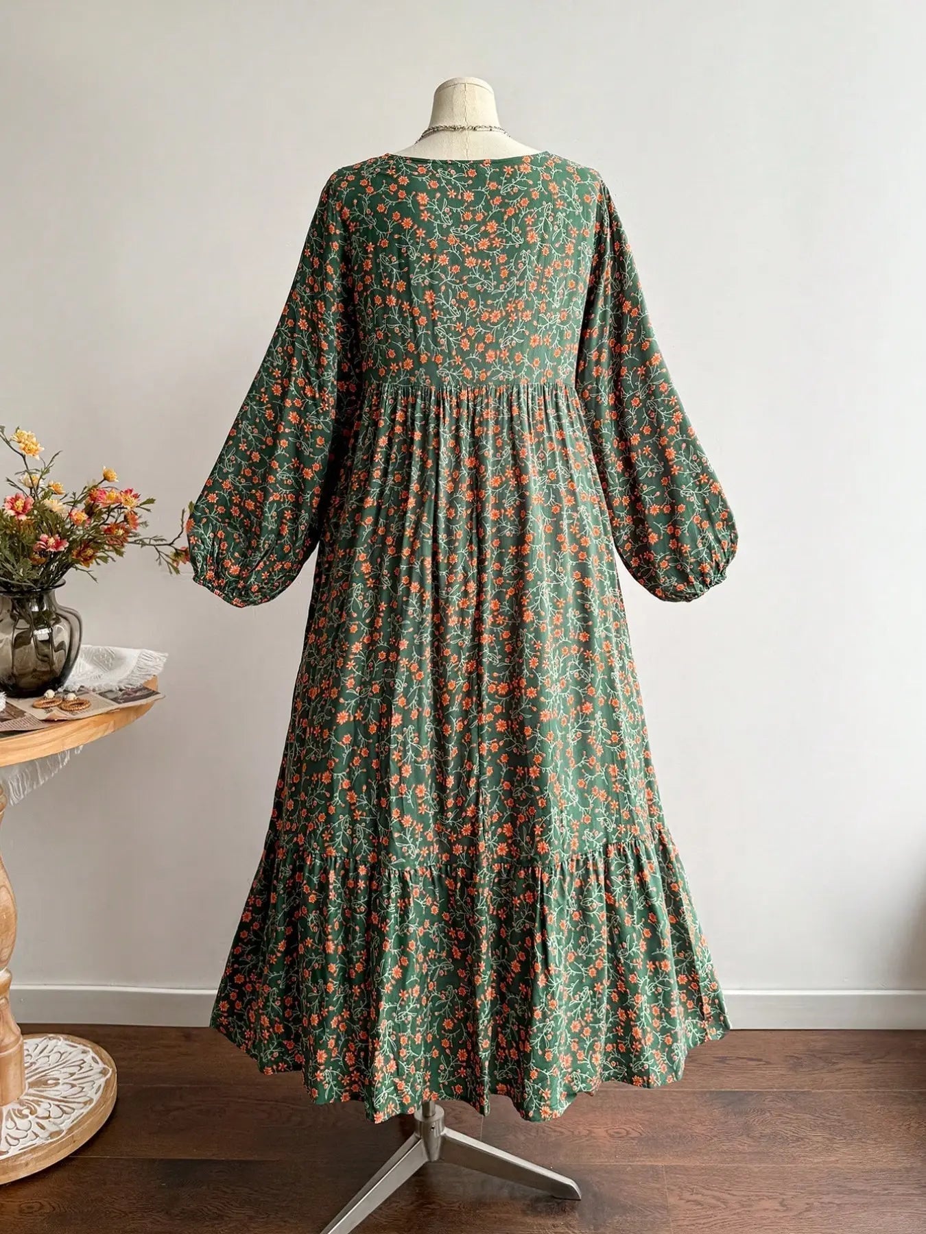 Plus Size Women's Floral Woven Dress, Fall Winter V Neck Tie Back Lace Trim Long Sleeve Maxi Dress, Casual Elegant Fashion