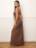 Robe dos-nu à motifs pois