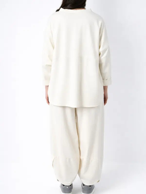 SPRING two-piece set consisting of a shirt and trousers made of soft and compact fabric