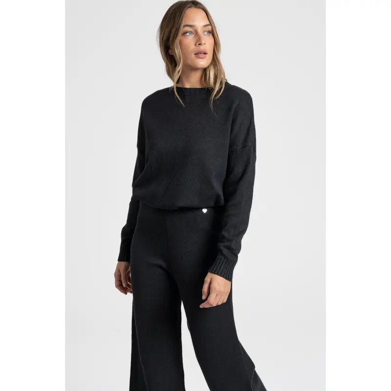 Two-piece knitwear set: long-sleeved T-shirt, crew neck, elastic waistband trousers, medium knit, comfortable and versatile, women's wear, suitable for everyday wear, especially for the changing seasons.