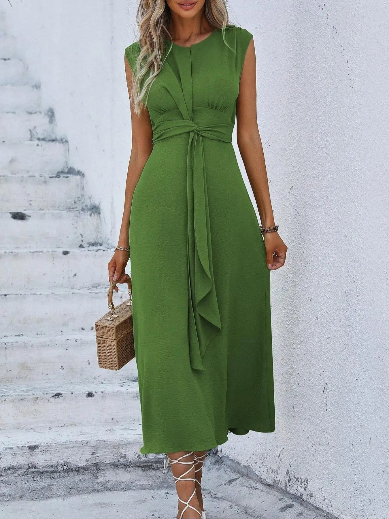 Women's Sleeveless Round Neck Plain Dress, Slimming Front Design, Waist Cinched A-Line, Perfect for Casual Commuting