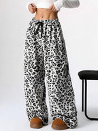Winter New Vintage Plaid Elastic Straight Loose Thick Warm Casual Pants, Comfortable and Stylish for Cold Weather Wear