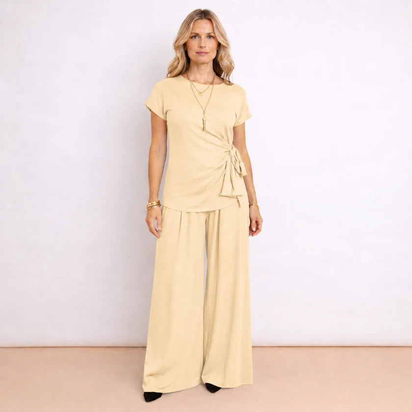 Completo Con Pantalone Fluido E Maglia Con Fiocco