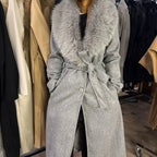 High-Quality Fur Collar Coat - Chic and Elegant,Designed for a Stylish and Comfortable Look.