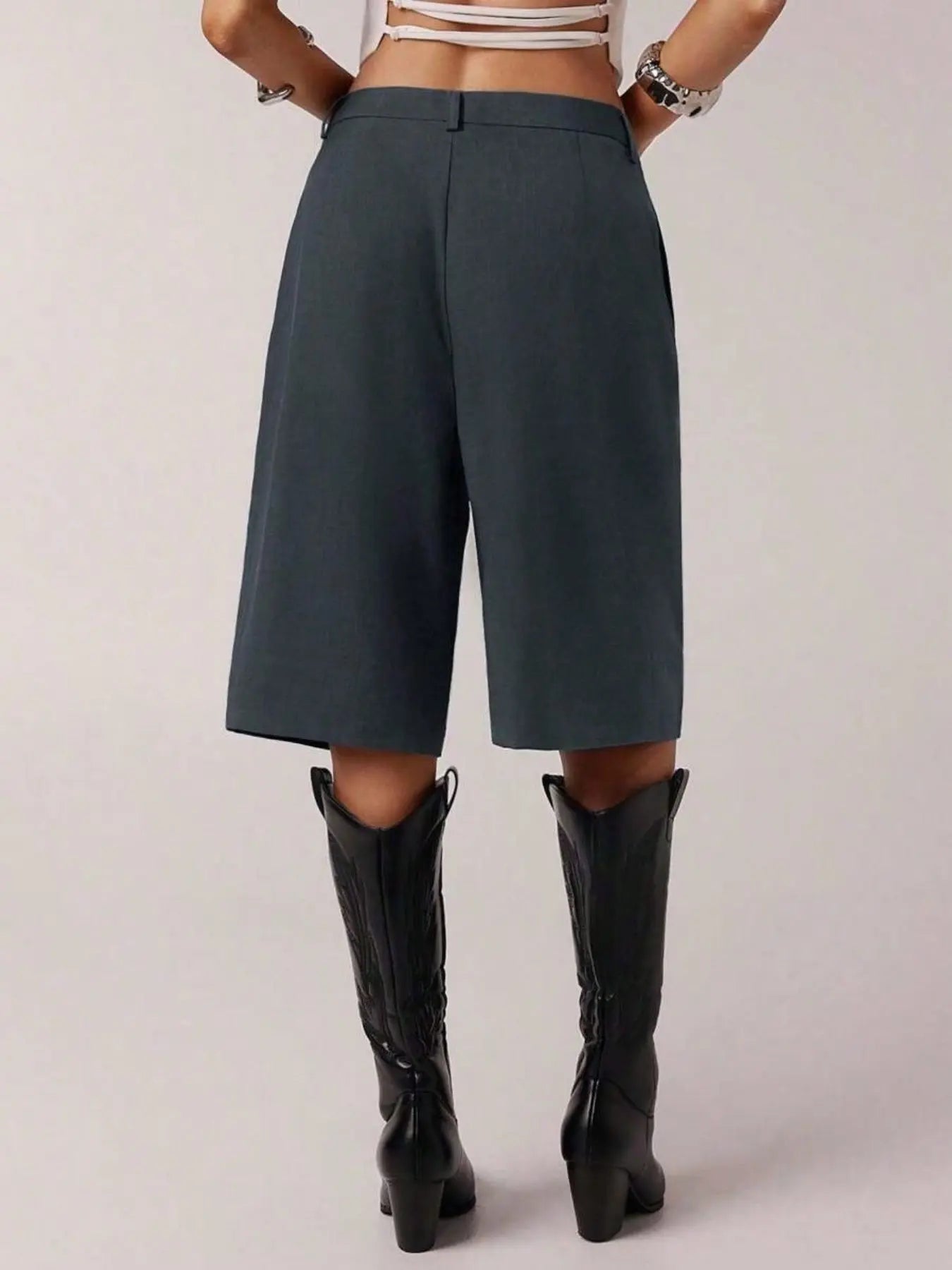 Women's Solid Color Simple Commuter Bermuda Shorts, All Seasons Business Casual Shorts, Stylish and Comfortable