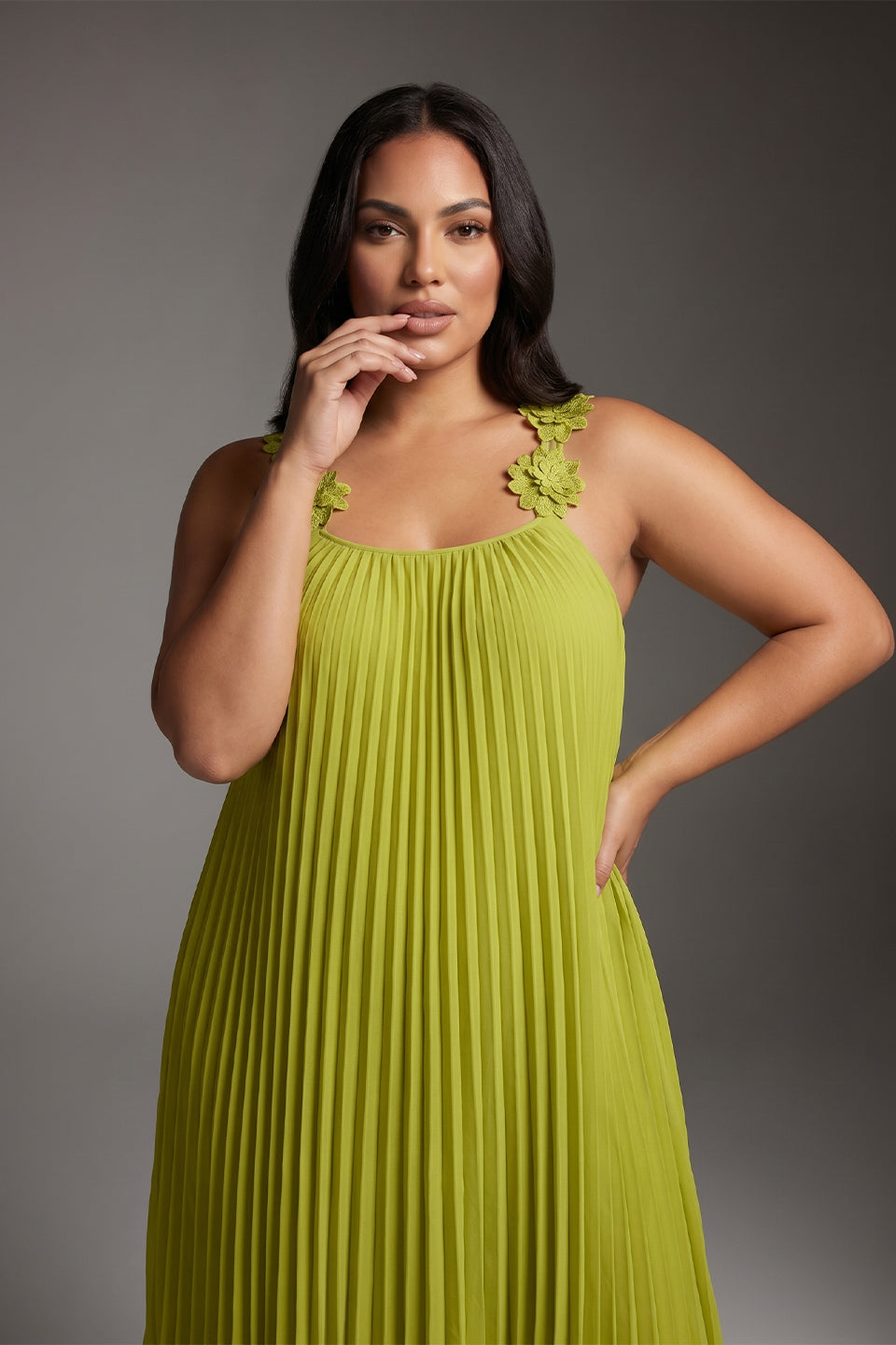Curveins Plus Size Halter Neck Spaghetti Strap Floral Backless Pleated Maxi Dress