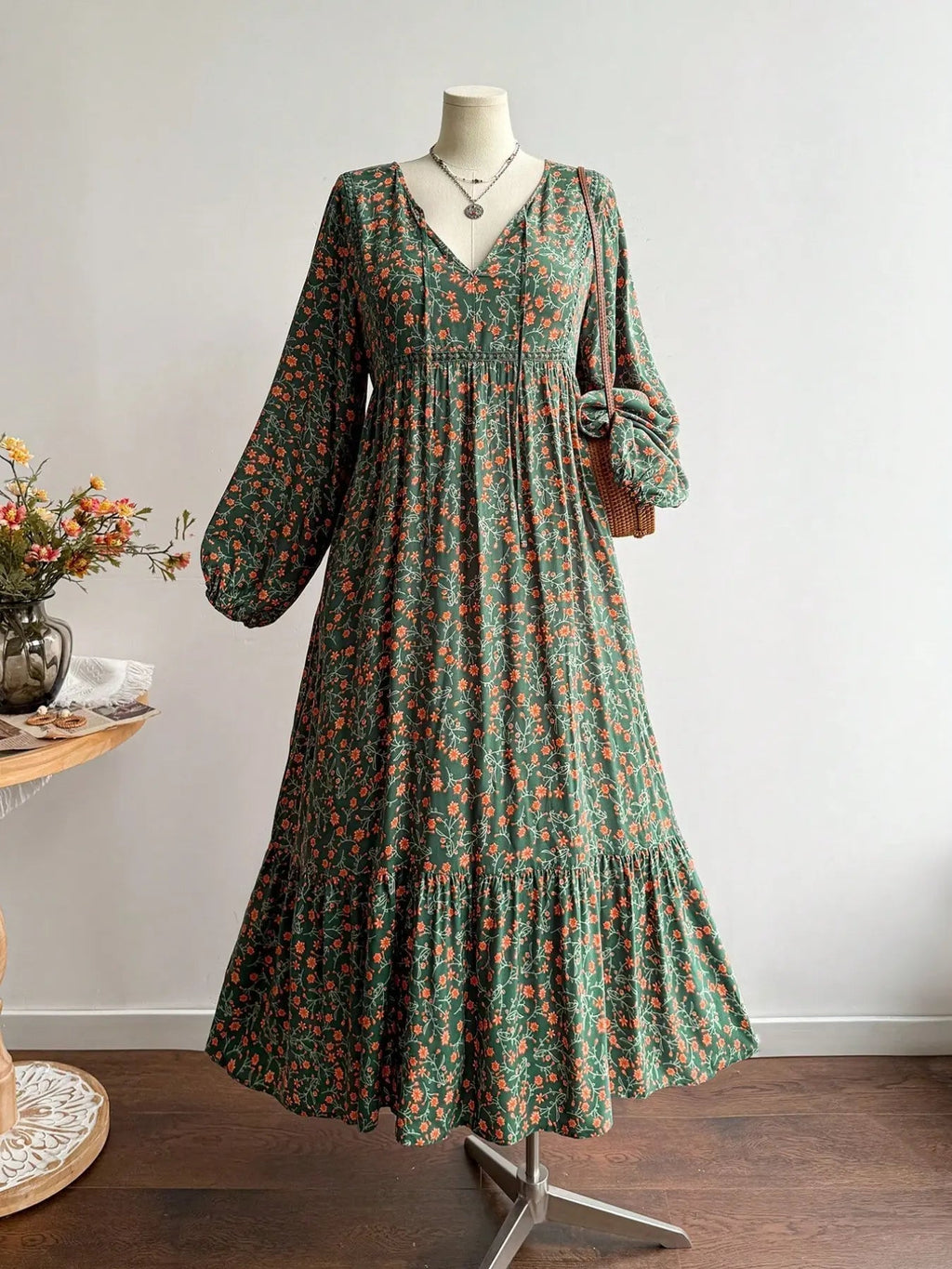 Plus Size Women's Floral Woven Dress, Fall Winter V Neck Tie Back Lace Trim Long Sleeve Maxi Dress, Casual Elegant Fashion