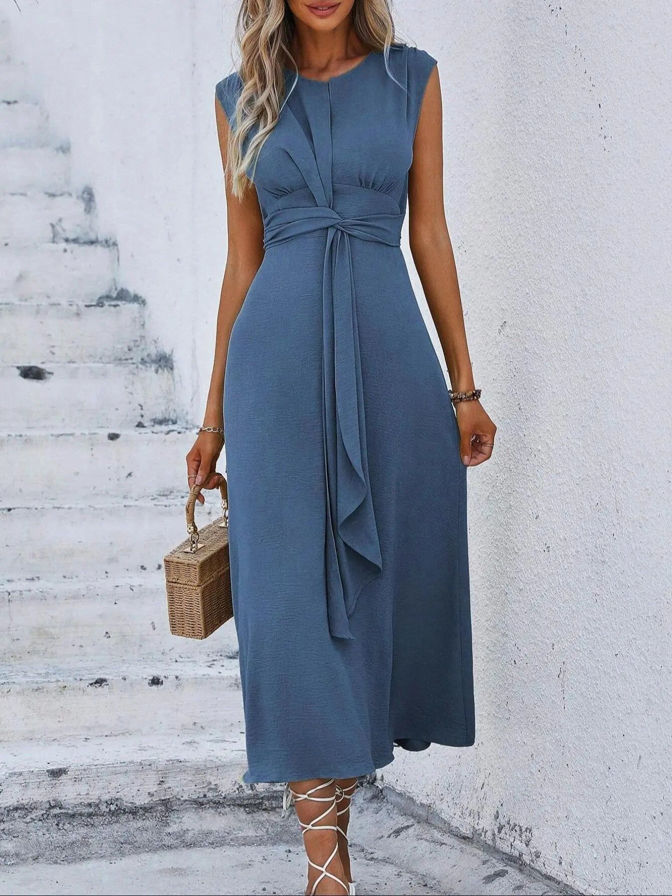 Women's Sleeveless Round Neck Plain Dress, Slimming Front Design, Waist Cinched A-Line, Perfect for Casual Commuting